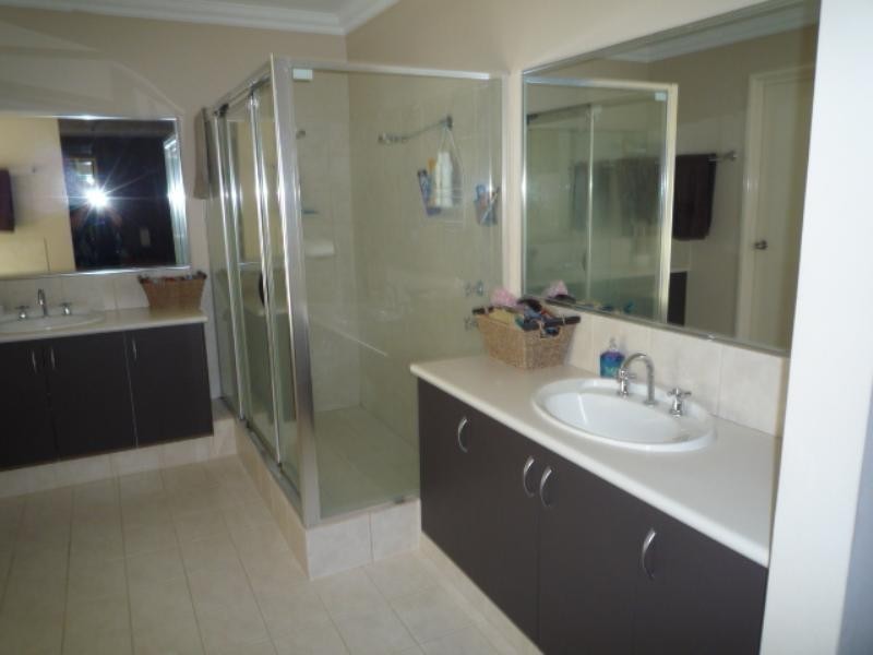 2 Baudin Way, Ellenbrook WA 6069