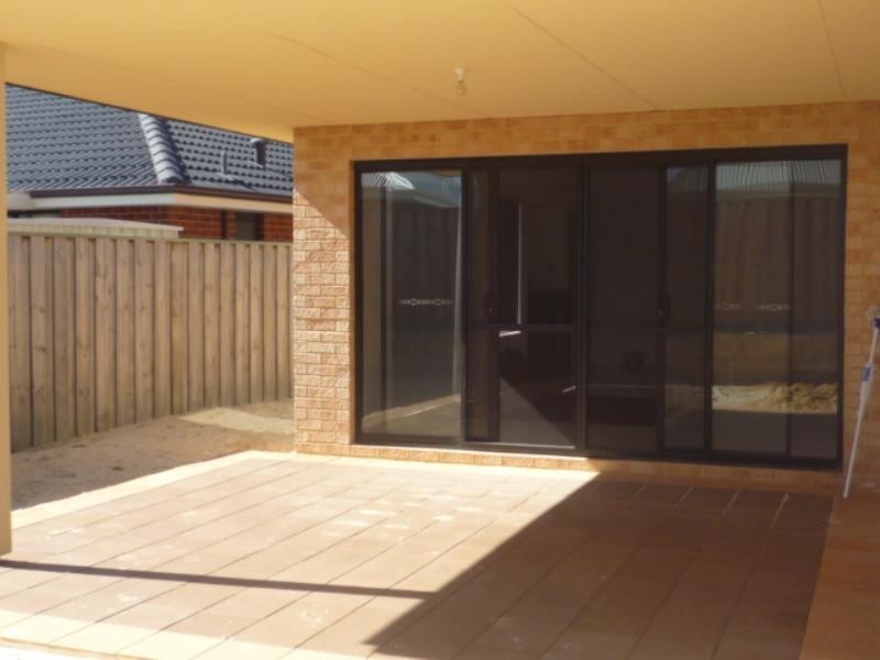 12 Harberton Parkway, Ellenbrook WA 6069