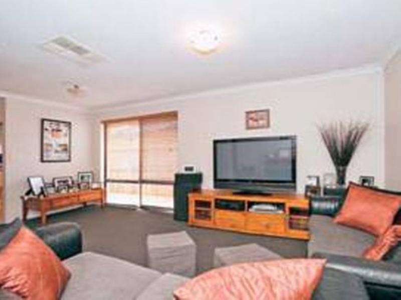 11 Morton Avenue, Ellenbrook WA 6069