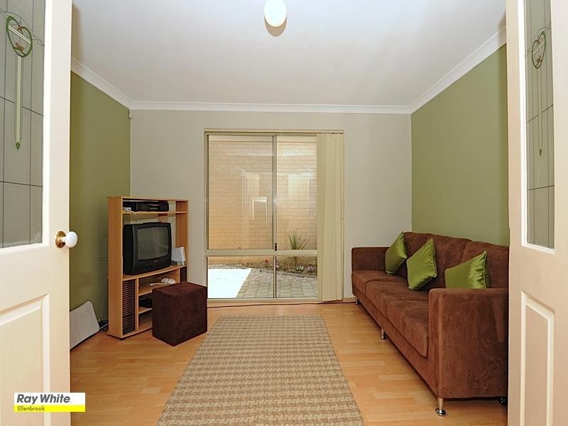 15 Brontie Avenue, Ellenbrook WA 6069