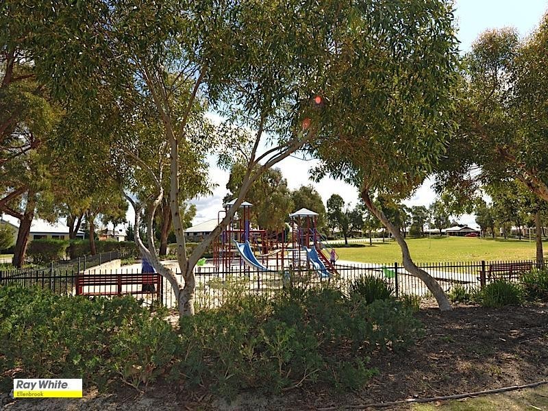 15 Brontie Avenue, Ellenbrook WA 6069