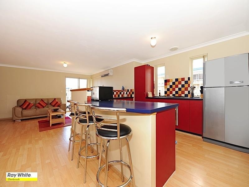 15 Brontie Avenue, Ellenbrook WA 6069