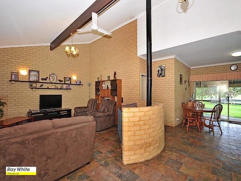 1086 Almeria Parade, Bullsbrook WA 6084