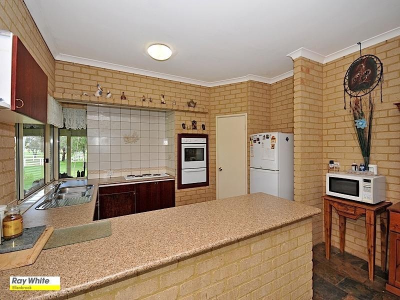 1086 Almeria Parade, Bullsbrook WA 6084