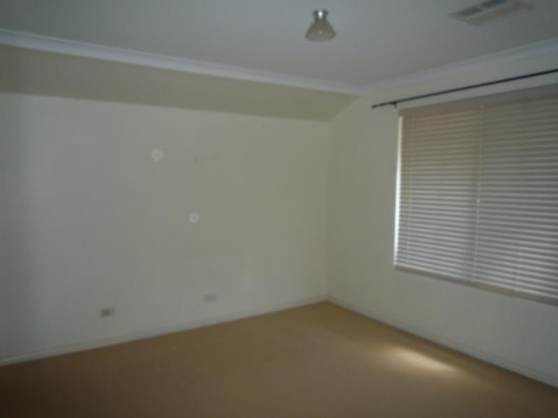 11 Anna Plains Circle, Ellenbrook WA 6069