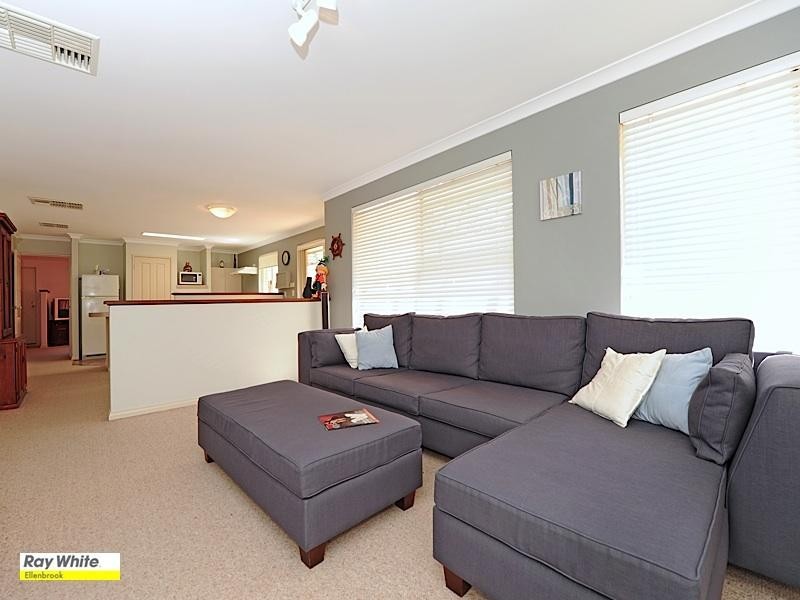 30 Parrotbush Crescent, Ellenbrook WA 6069