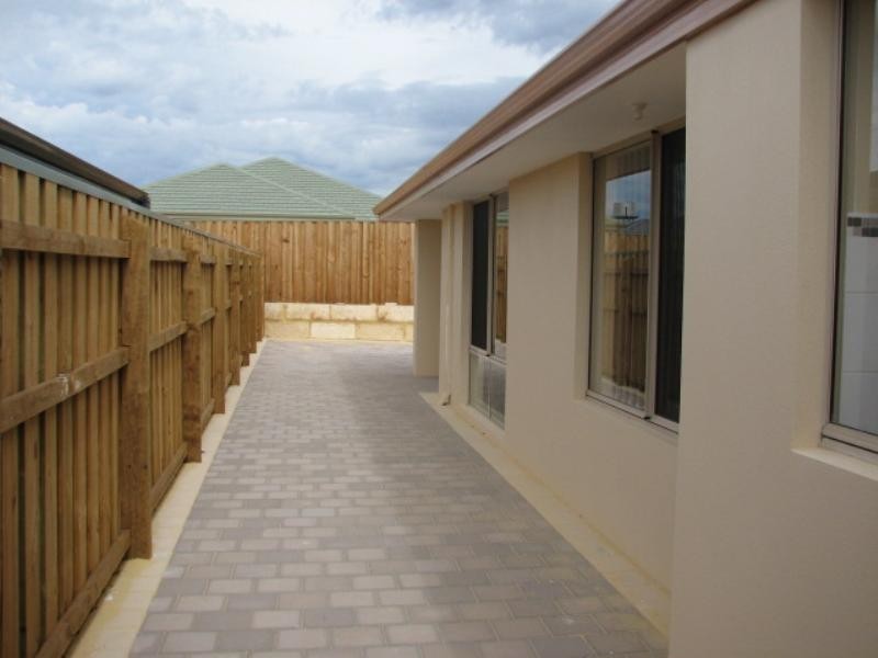 14 Heathland Terrace, Ellenbrook WA 6069