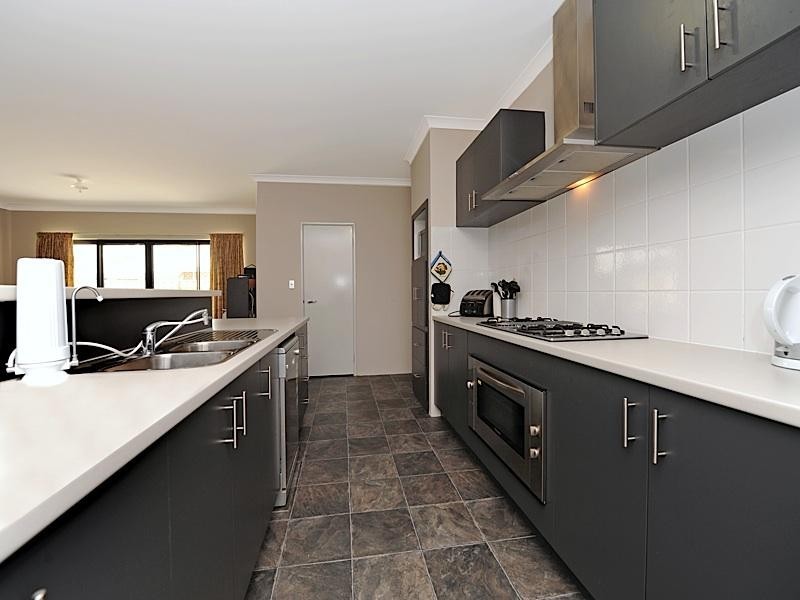 10 Kentchurch Bend, The Vines WA 6069