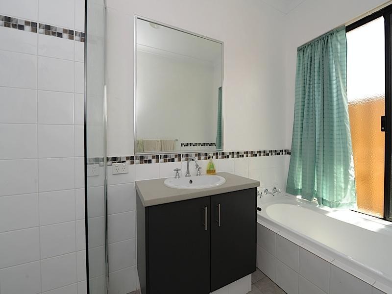 10 Kentchurch Bend, The Vines WA 6069