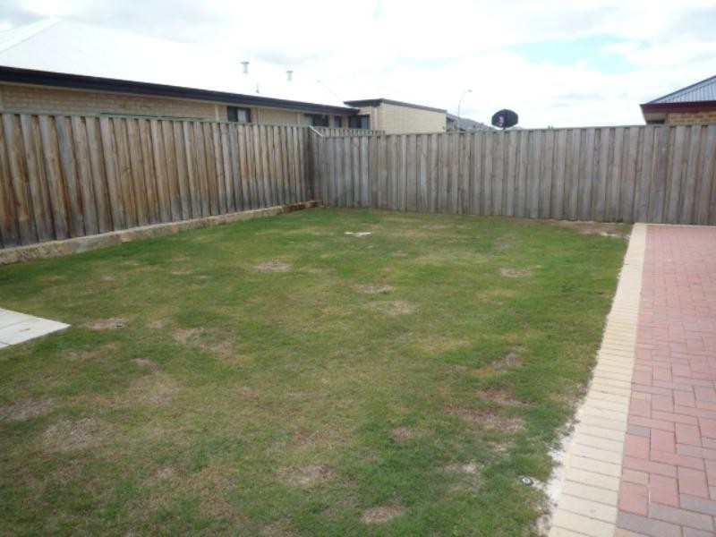 40 Simmonds Pass, Ellenbrook WA 6069