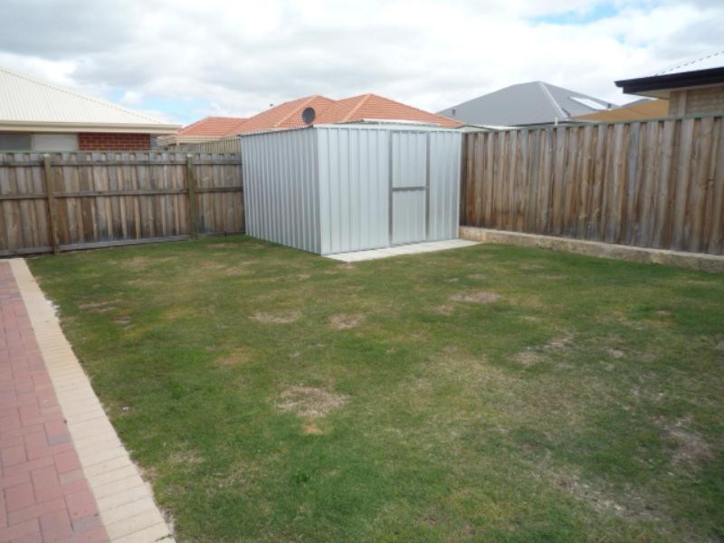 40 Simmonds Pass, Ellenbrook WA 6069