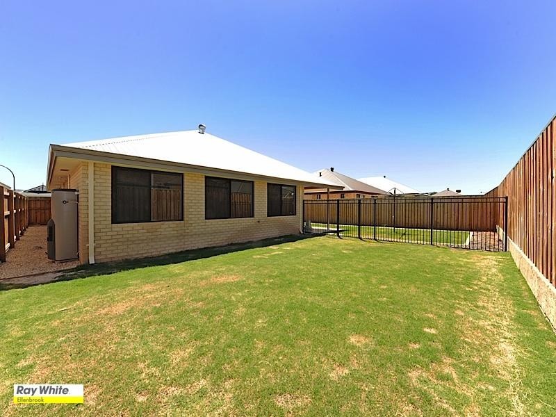 8 Werai Road, Ellenbrook WA 6069