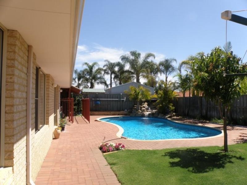 40 Star Bush Crescent, Ellenbrook WA 6069