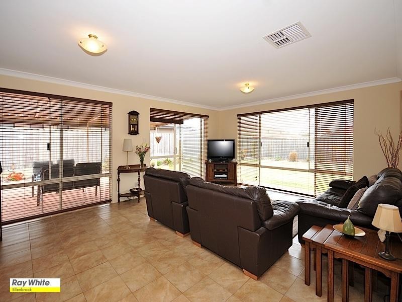 2 Heirisson Turn, Ellenbrook WA 6069