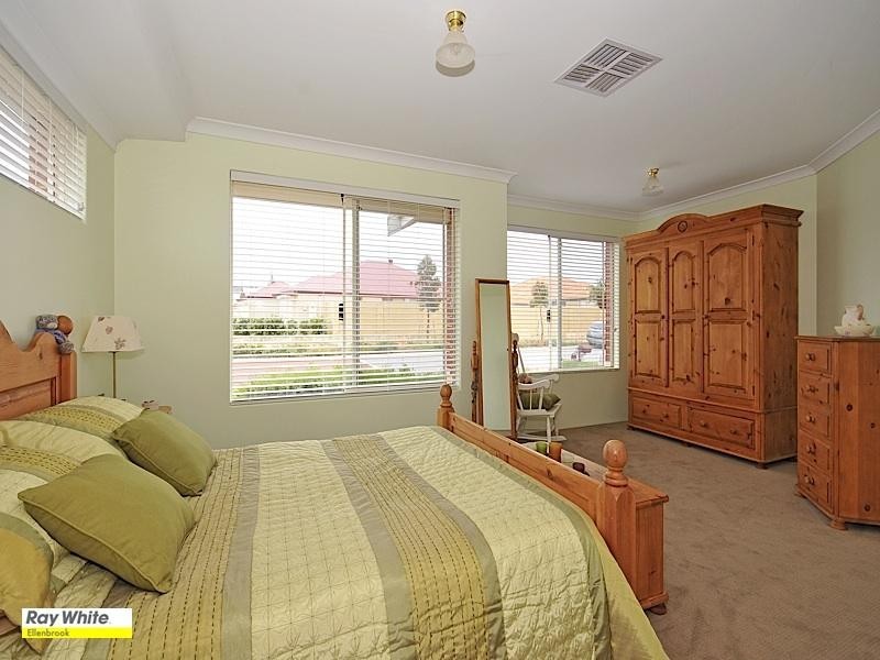 2 Heirisson Turn, Ellenbrook WA 6069