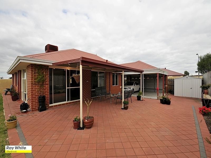 2 Heirisson Turn, Ellenbrook WA 6069