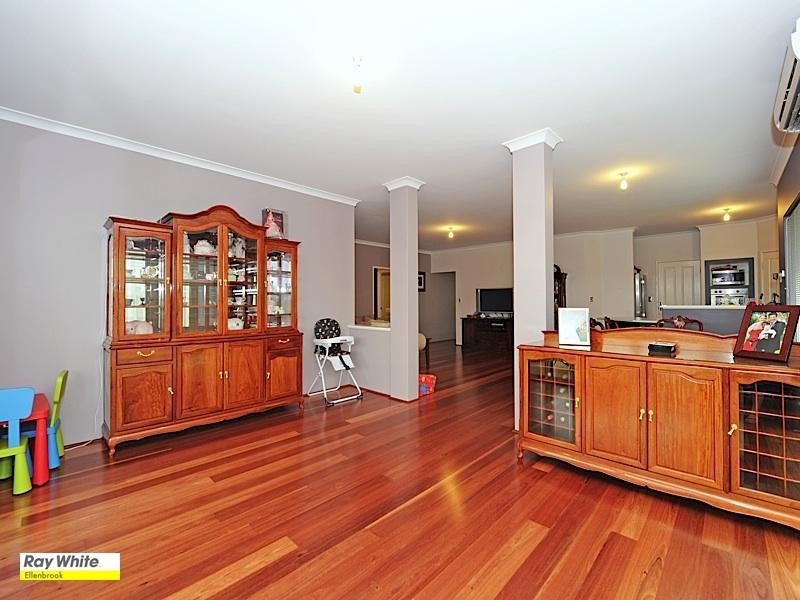11 Redbank Drive, Ellenbrook WA 6069