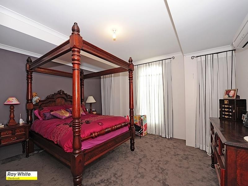 11 Redbank Drive, Ellenbrook WA 6069