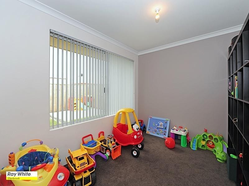 11 Redbank Drive, Ellenbrook WA 6069