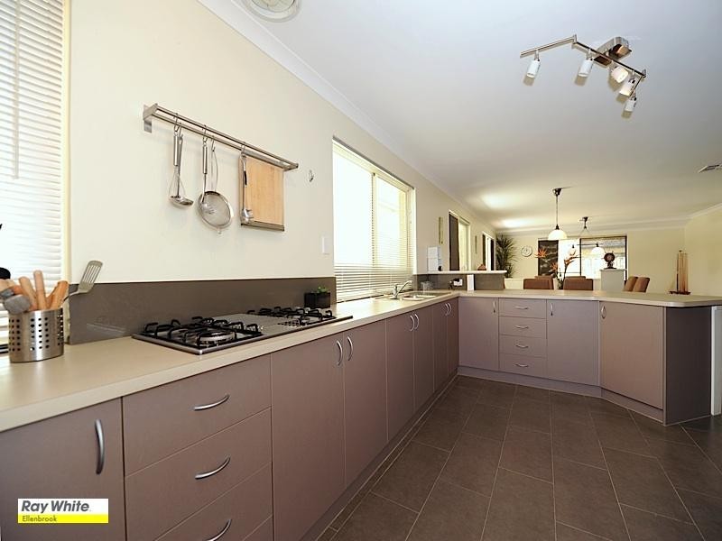 10 Turnberry Way, The Vines WA 6069