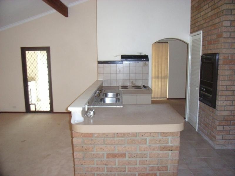 17 Saddlehill Ramble, Ballajura WA 6066