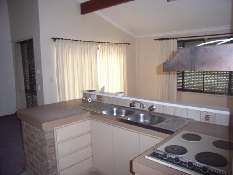 17 Saddlehill Ramble, Ballajura WA 6066