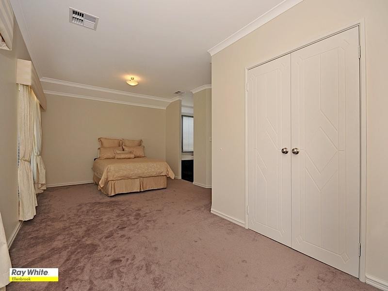 15 Thorold Avenue, Ellenbrook WA 6069