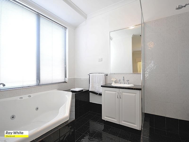 15 Thorold Avenue, Ellenbrook WA 6069