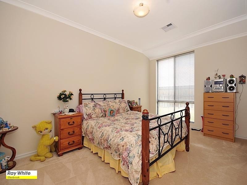 15 Thorold Avenue, Ellenbrook WA 6069