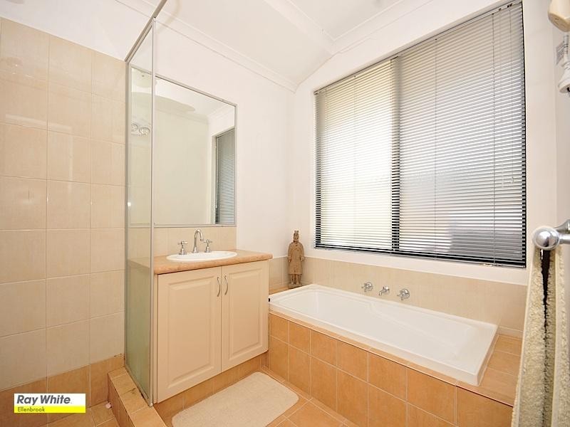 15 Thorold Avenue, Ellenbrook WA 6069