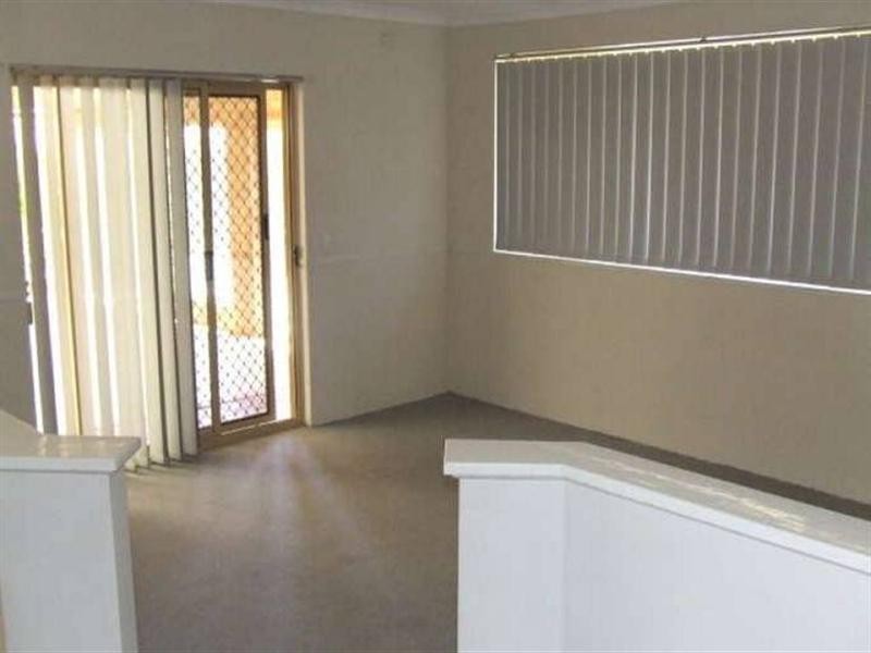 4 Kingfisher View, Brookdale WA 6112