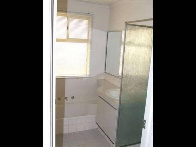 4 Kingfisher View, Brookdale WA 6112