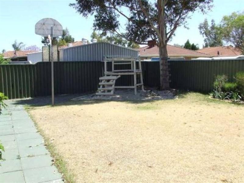 4 Kingfisher View, Brookdale WA 6112