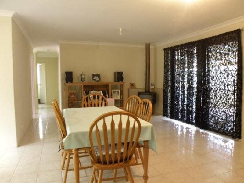 36 Lewis Jones Cross, Stratton WA 6056