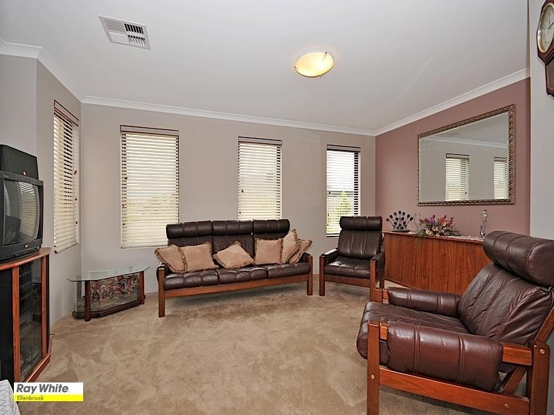 28 Lookout Circle, Ellenbrook WA 6069