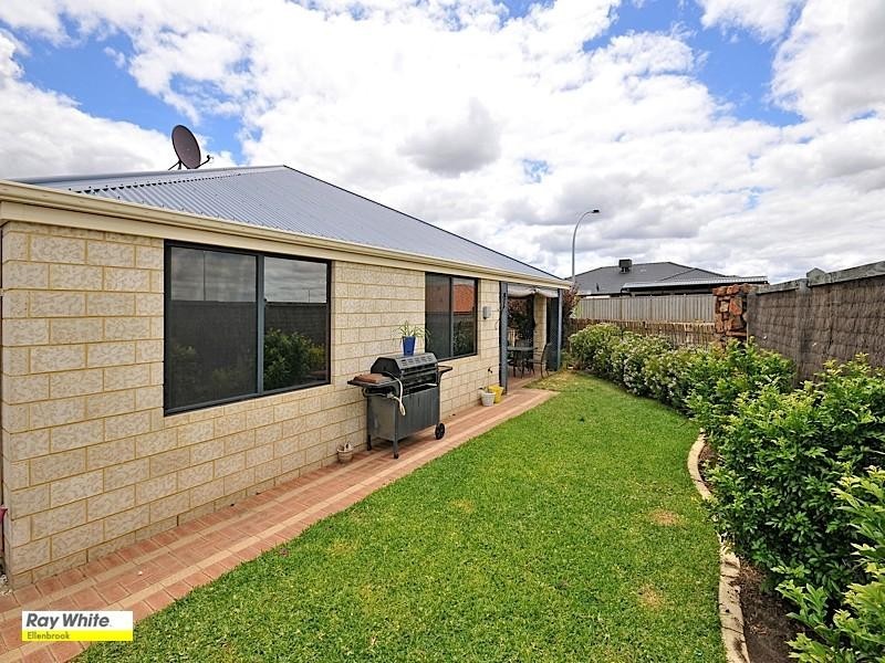 28 Lookout Circle, Ellenbrook WA 6069