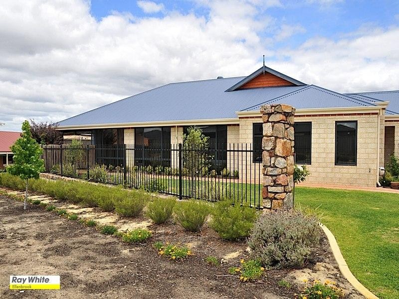 28 Lookout Circle, Ellenbrook WA 6069