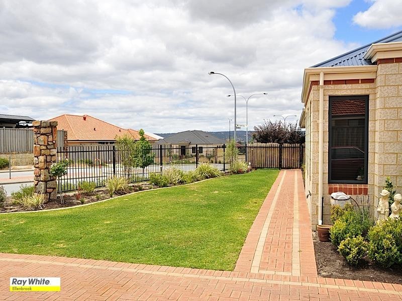 28 Lookout Circle, Ellenbrook WA 6069