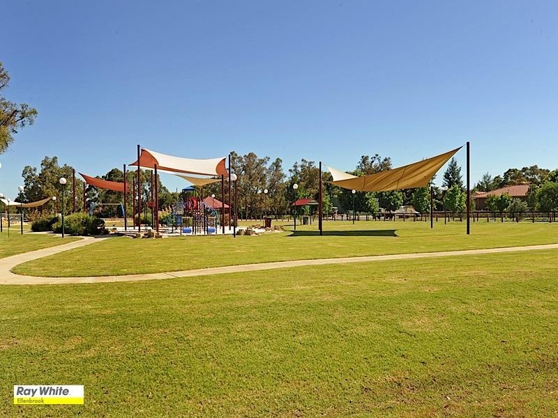 16 McKenzie Street, Muchea WA 6501