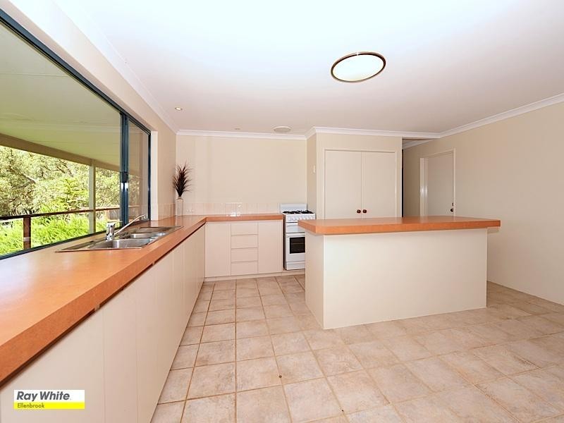 6 Murray Grey Circle, Lower Chittering WA 6084