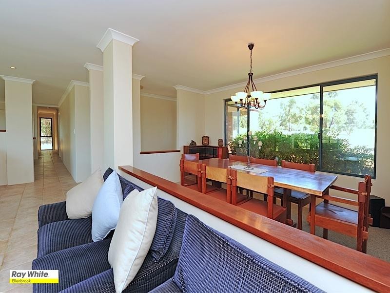 6 Murray Grey Circle, Lower Chittering WA 6084