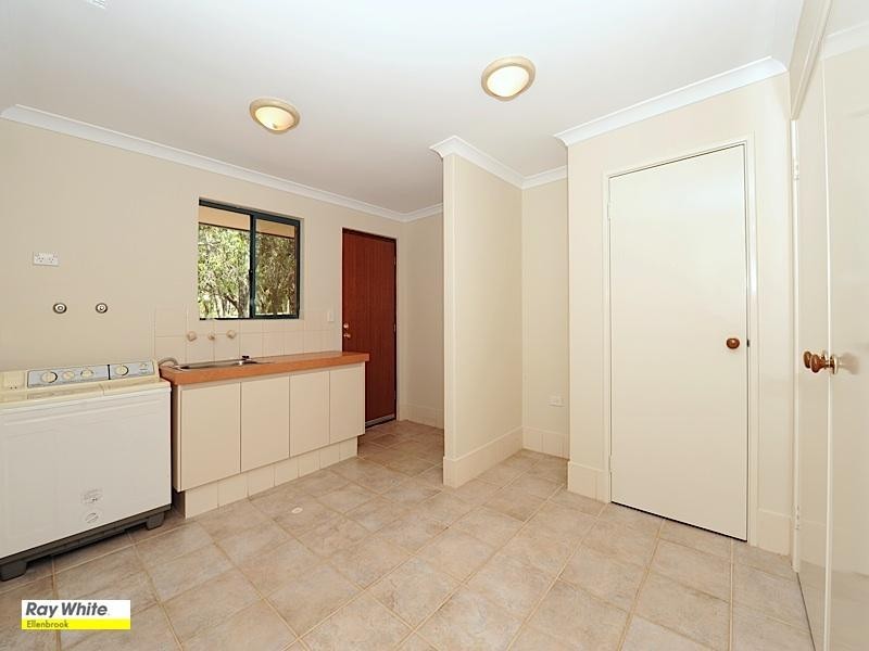 6 Murray Grey Circle, Lower Chittering WA 6084