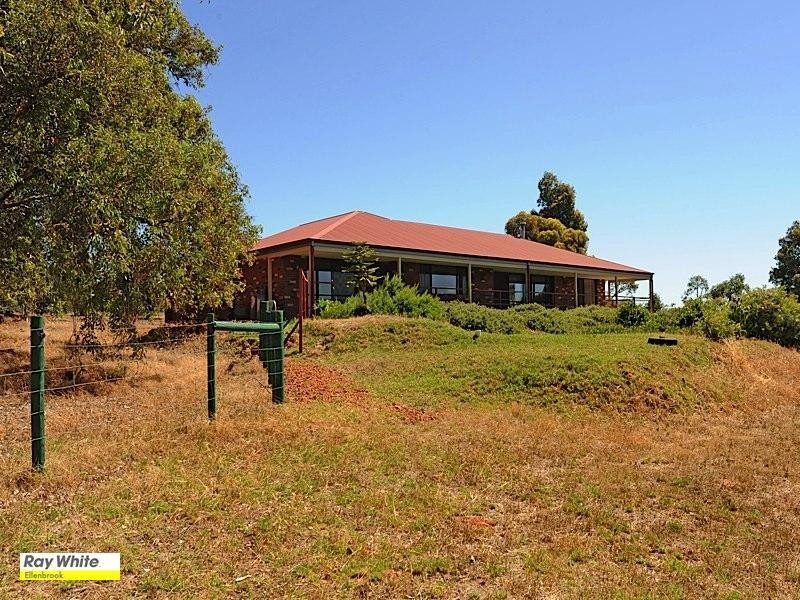 6 Murray Grey Circle, Lower Chittering WA 6084