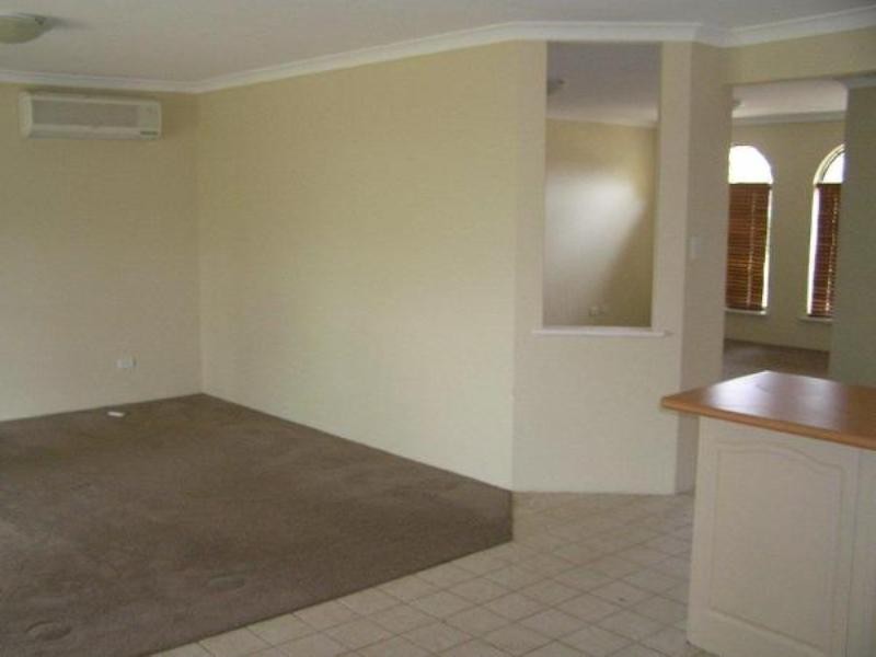 1/8 Wattlebird Crescent, Ellenbrook WA 6069