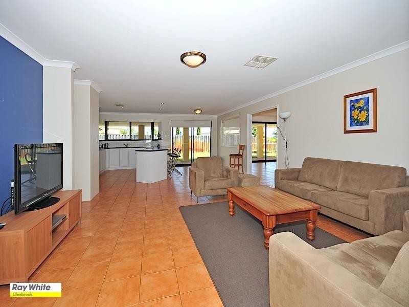 74 Taittinger Grove, The Vines WA 6069