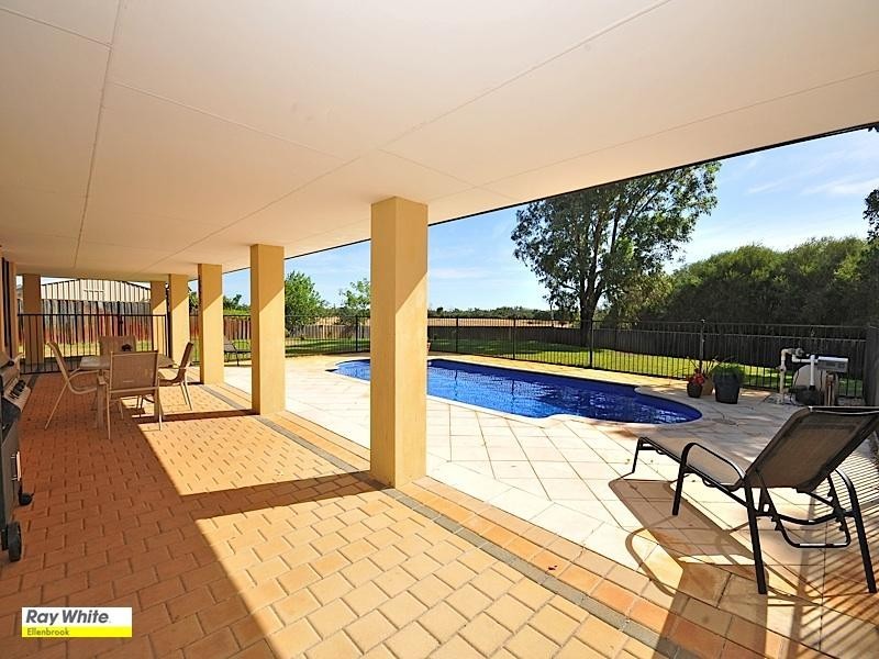 74 Taittinger Grove, The Vines WA 6069