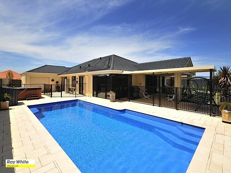 10 Ingham Street, Aveley WA 6069