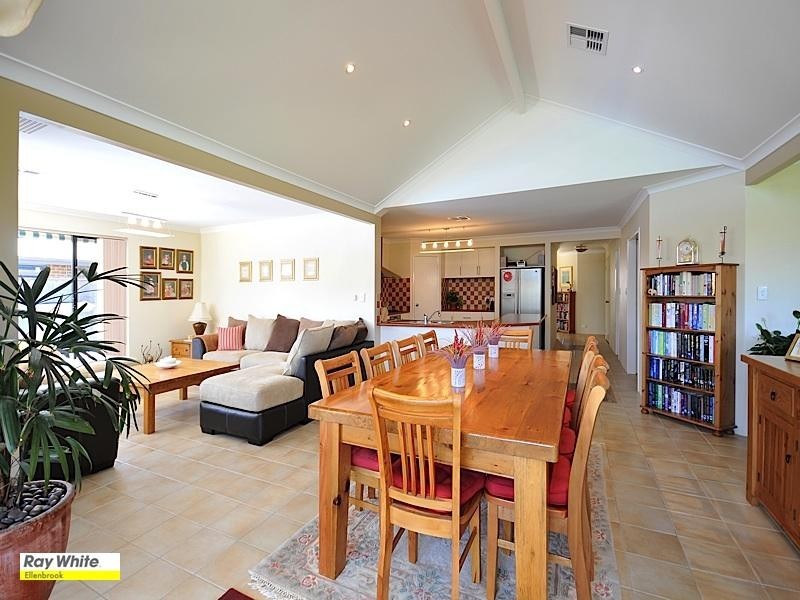 10 Ingham Street, Aveley WA 6069