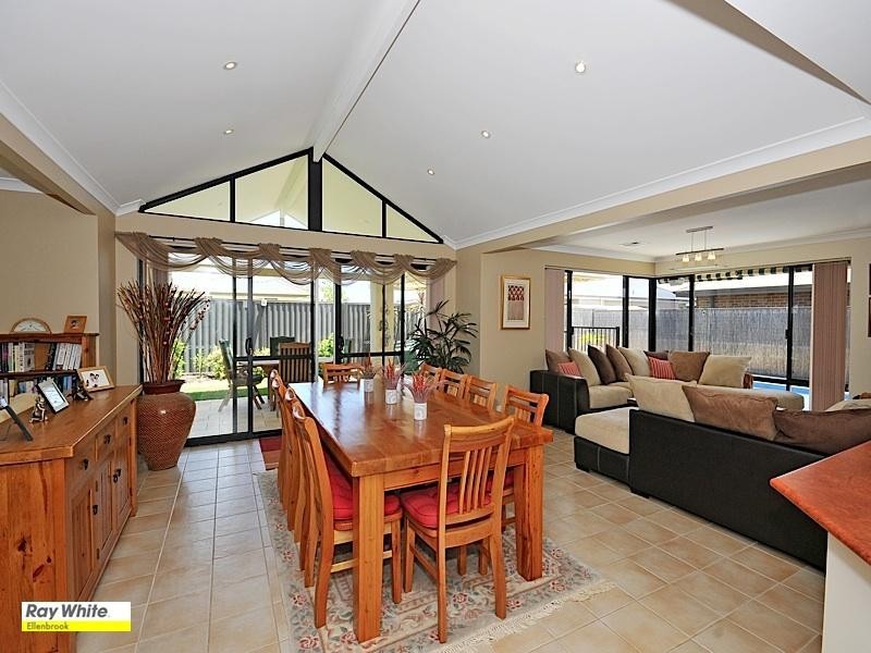 10 Ingham Street, Aveley WA 6069