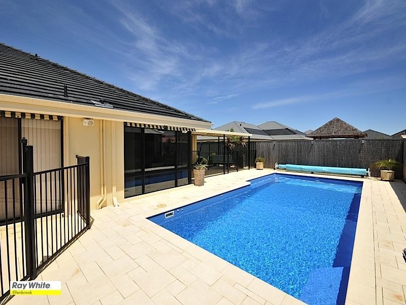 10 Ingham Street, Aveley WA 6069